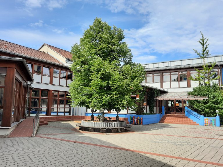 Grossansicht in neuem Fenster: Grundschule Roßtal 3
